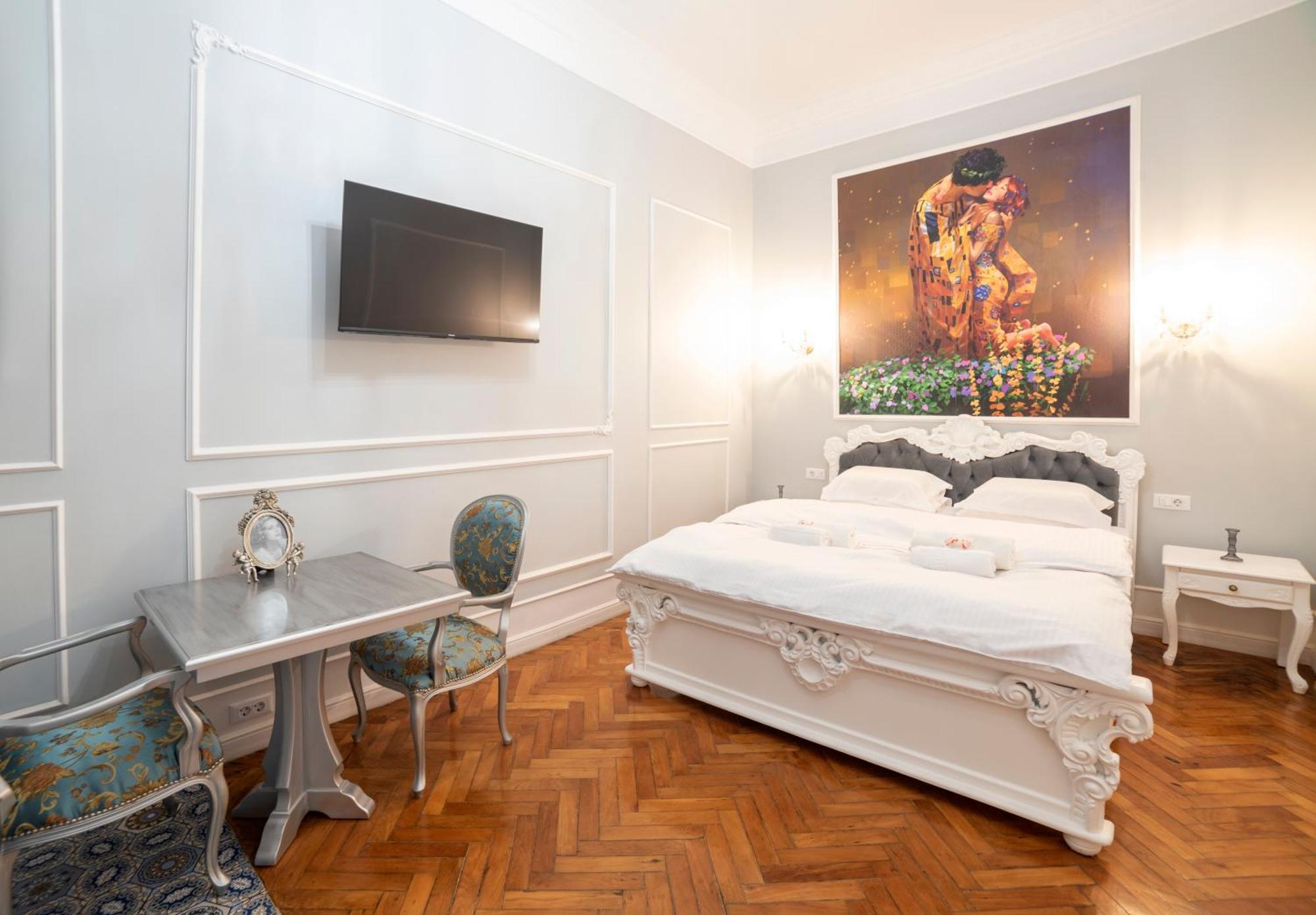 Aesthetic Pleasure - Central Downtown Apartments Oradea Exterior foto