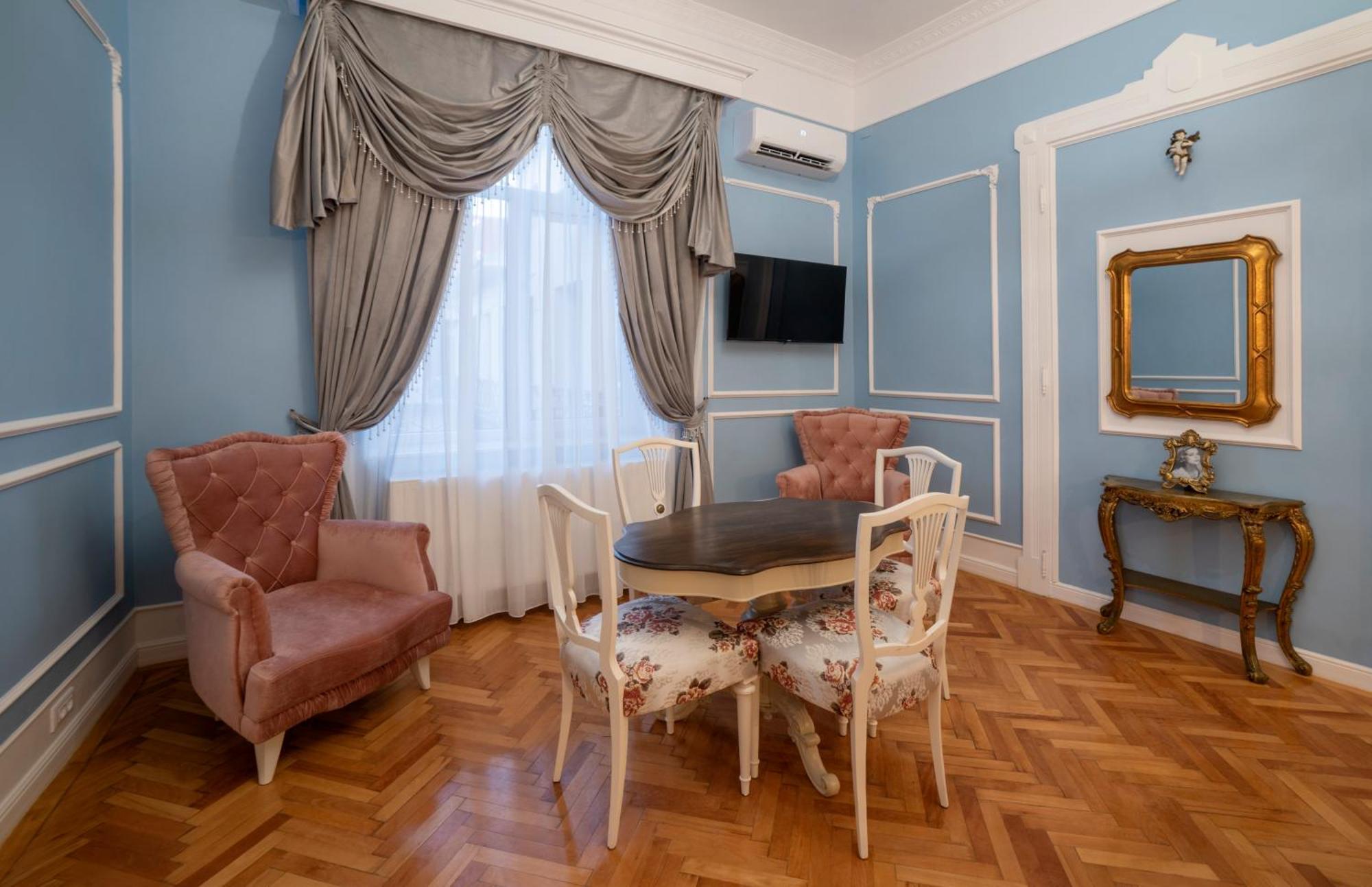 Aesthetic Pleasure - Central Downtown Apartments Oradea Exterior foto
